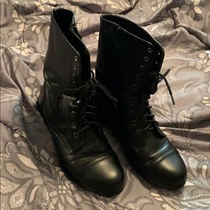 Combat boots